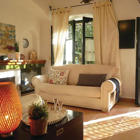 Beautiful In With Kitchen Holiday home *